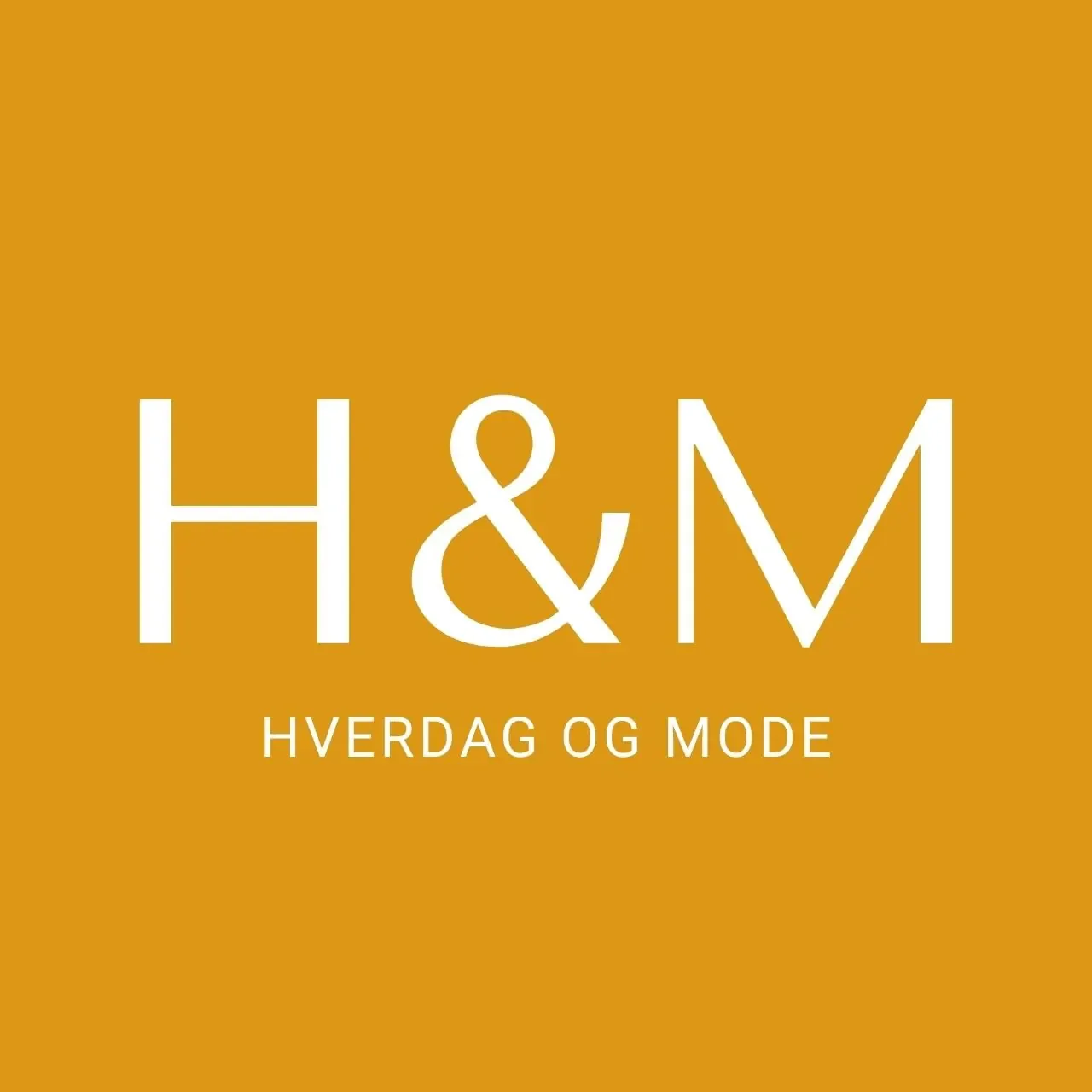 H&M Hverdag og Mode logo in white on gold